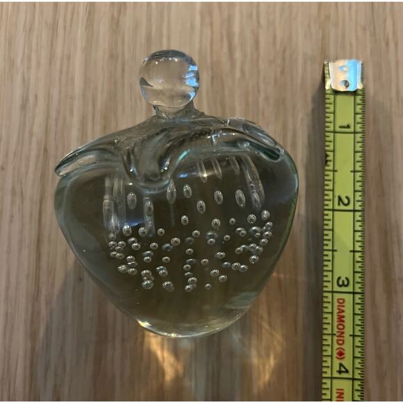 Vintage Strawberry Paperweight Art Clear Glass Controlled Bubbles 4" Wide - Picture 9 of 10
